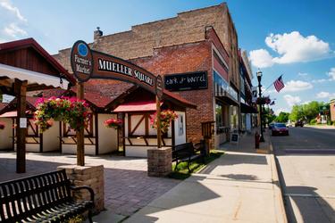 Mueller Square - Downtown Sparta 