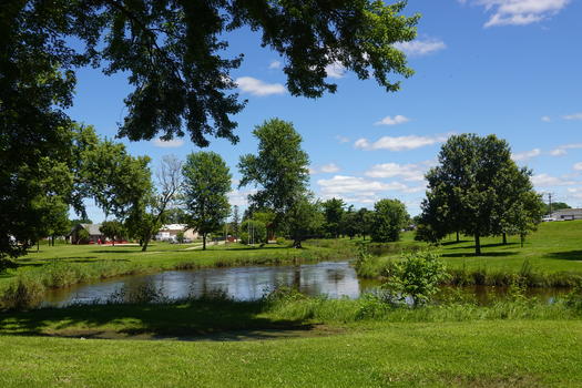 Pond-park trail