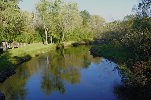 Amundson trail with water 